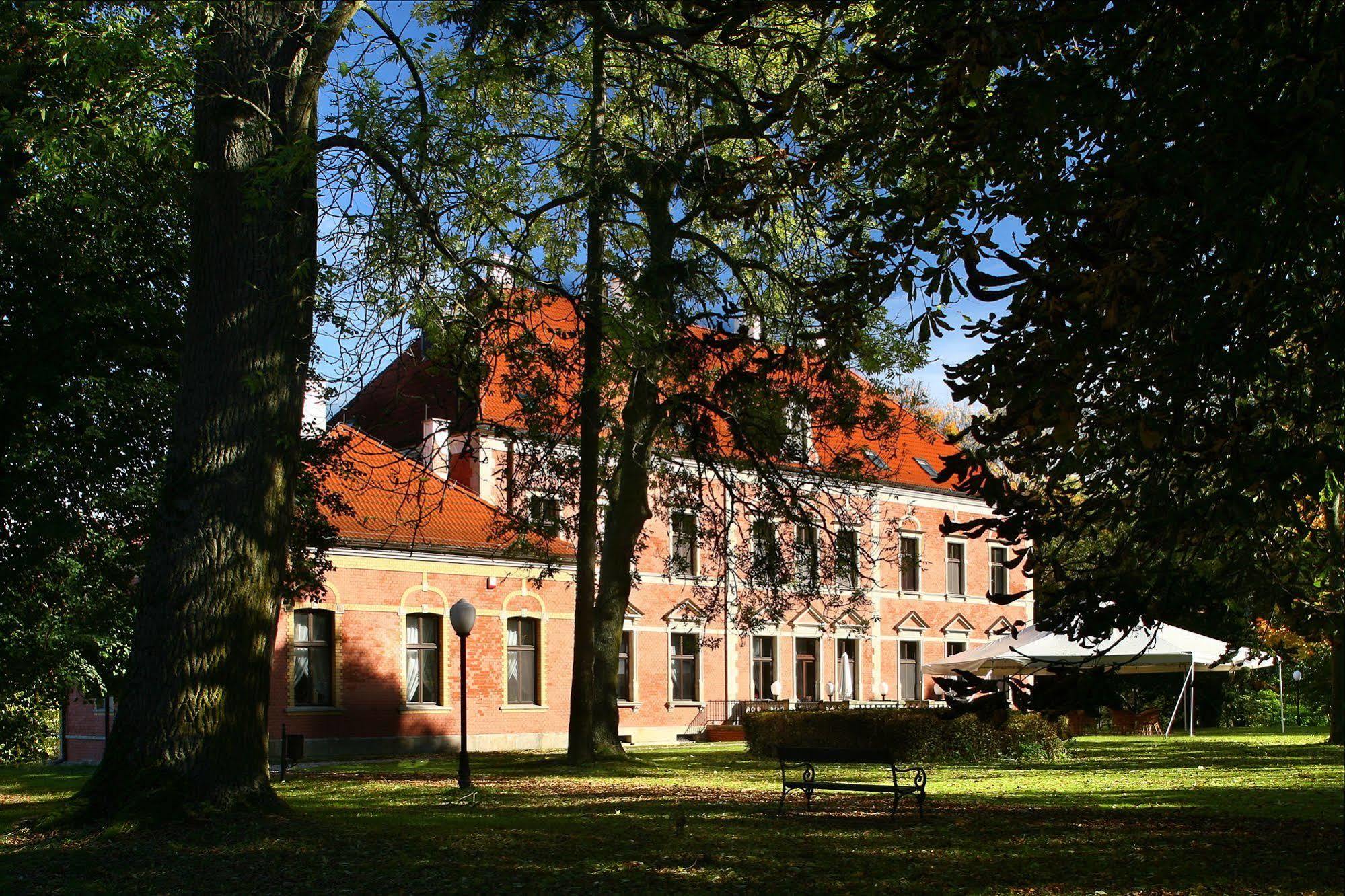 Lezno Palace Exteriér fotografie